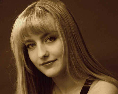 ERIN McMILLEN headshot